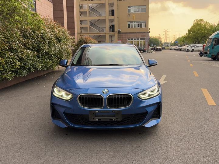 1 Series 2019 118i M Sport Package photo 2