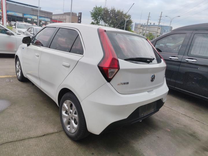 3 2017 1.5L AT Connected Elite photo 4
