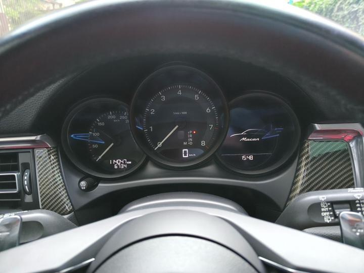 2022 Macan 2.0T photo 3