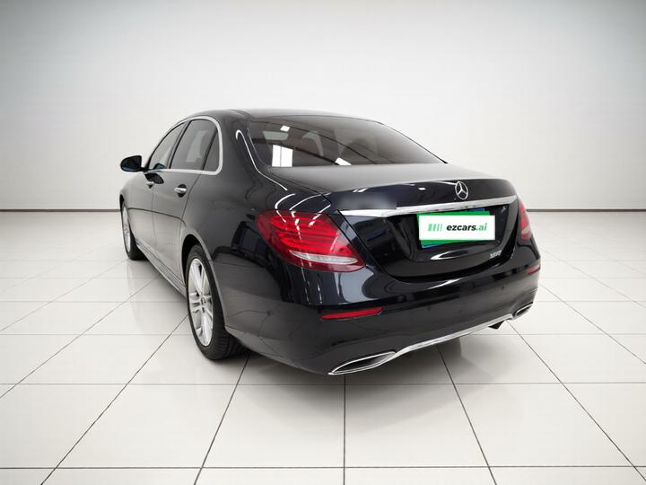 E-Class 2020 Facelift E 260 L Sport photo 4
