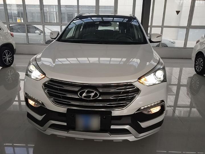 Santa Fe 2017 2.0T AT AWD Smart 7-Seater photo 2