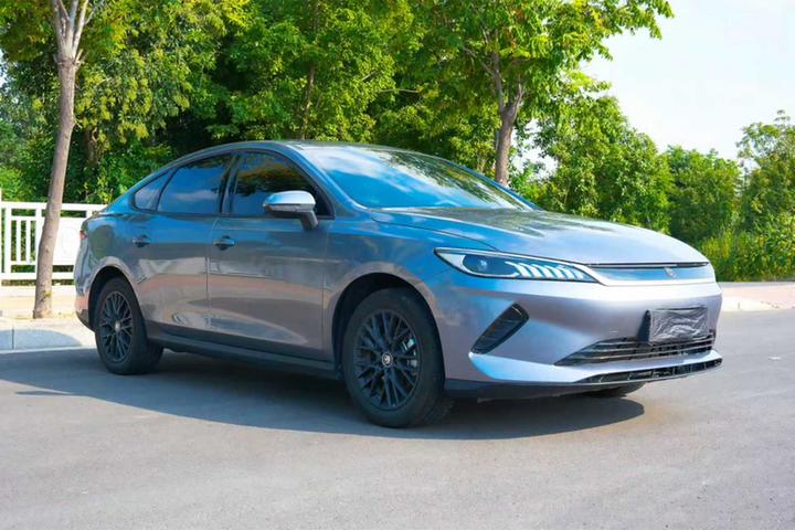 Qin PLUS 2025 EV ADAS 420KM Leading photo 3