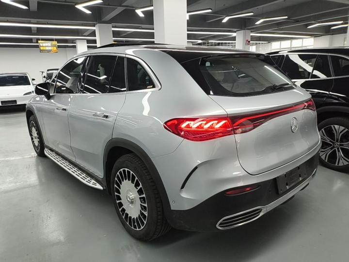 EQE SUV 2023 350 4MATIC photo 4