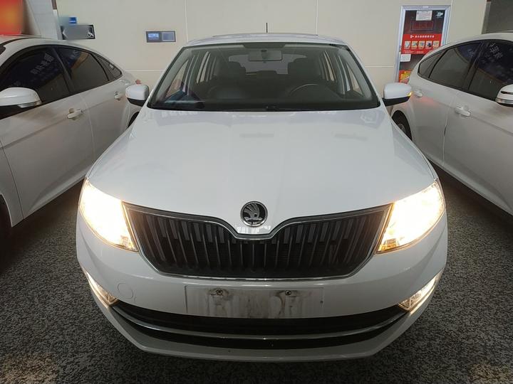 Rapid Spaceback 2019 Facelift 1.5L AT Comfort China V photo 2