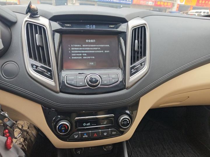 Eado 2016 1.6L MT photo 5