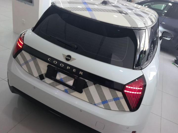 MINI COOPER 2025 456km COOPER E Classic photo 4