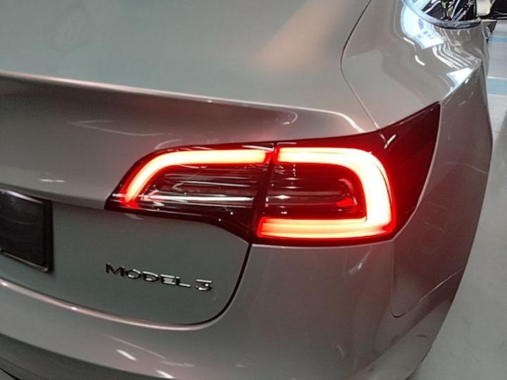 Model 3 2022 RWD photo 7
