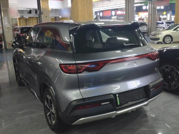 Yuan UP 2025 ADAS 401KM Leading photo 4