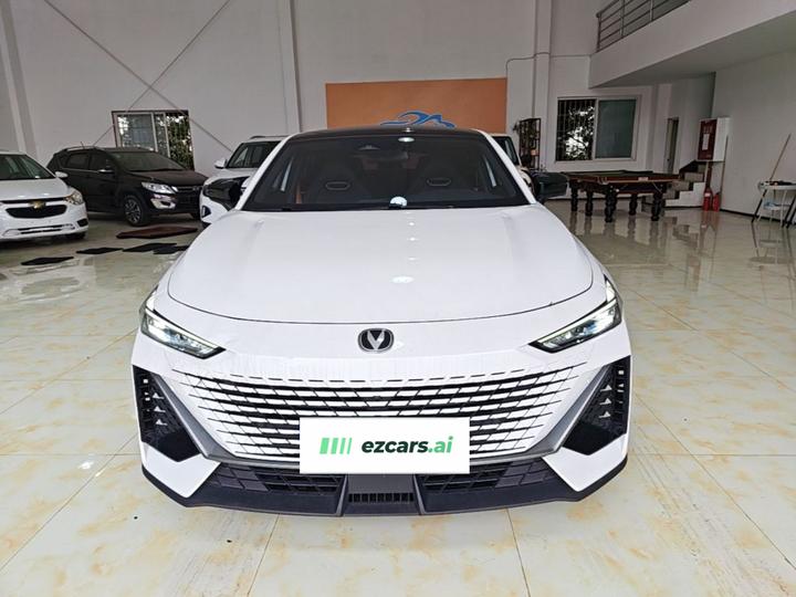 UNI-V 2023 1.5T Premium photo 2