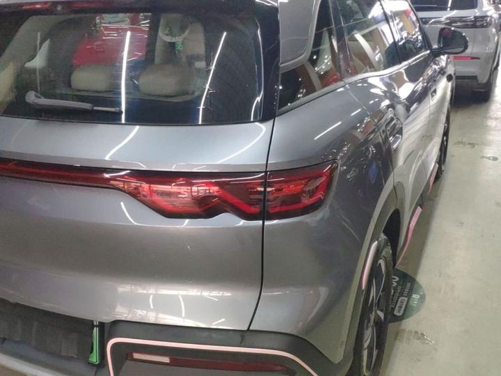 Yuan UP 2025 ADAS 401KM Leading photo 7