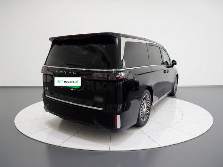 Voyah Dreamer 2025 PHEV AWD Flagship photo 4