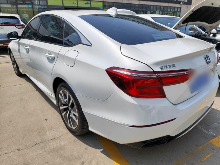 2022 Hybrid 2.0L photo 4