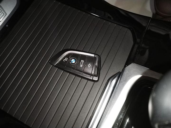 iX3 2021 Facelift Leading photo 8