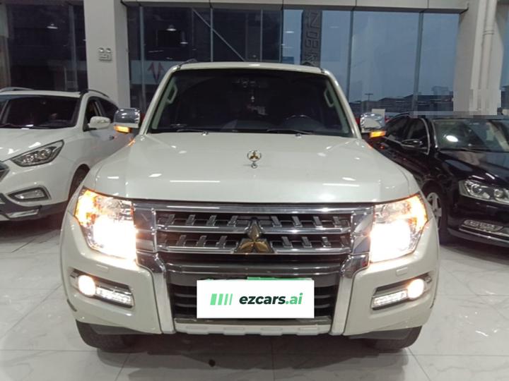 Pajero Parallel Import photo 2