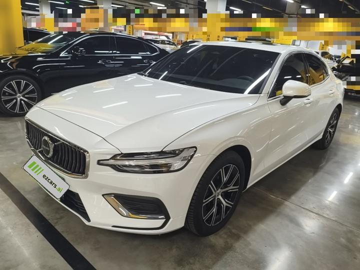 S60 2026 B4 Luxury