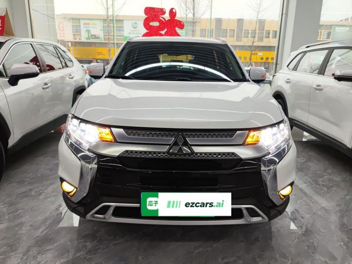 Outlander 2020 2.4L AWD Enjoy 7-Seater photo 2
