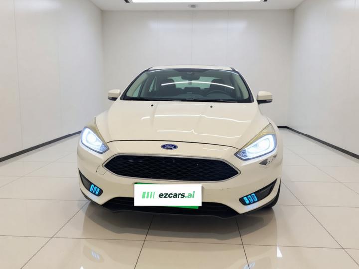 Focus 2017 Hatchback 1.6L AT Comfort photo 2