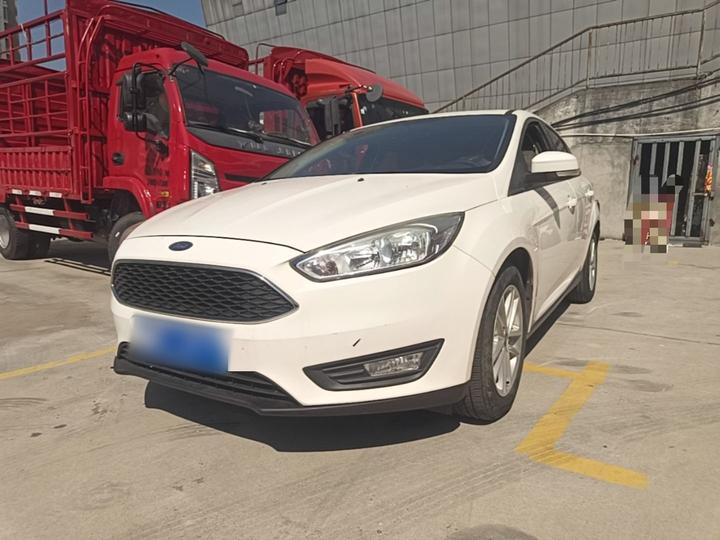 Focus 2018 Hatchback Classic 1.6L AT Fashion