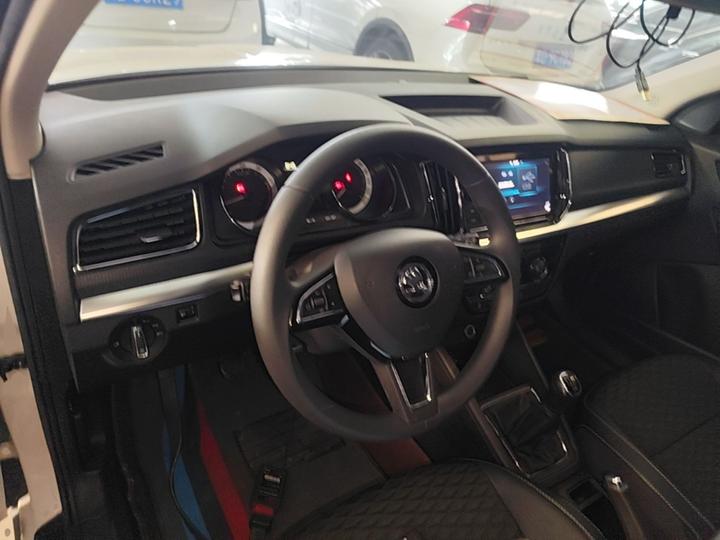 Kamiq 2018 1.5L MT Comfort China VI photo 5
