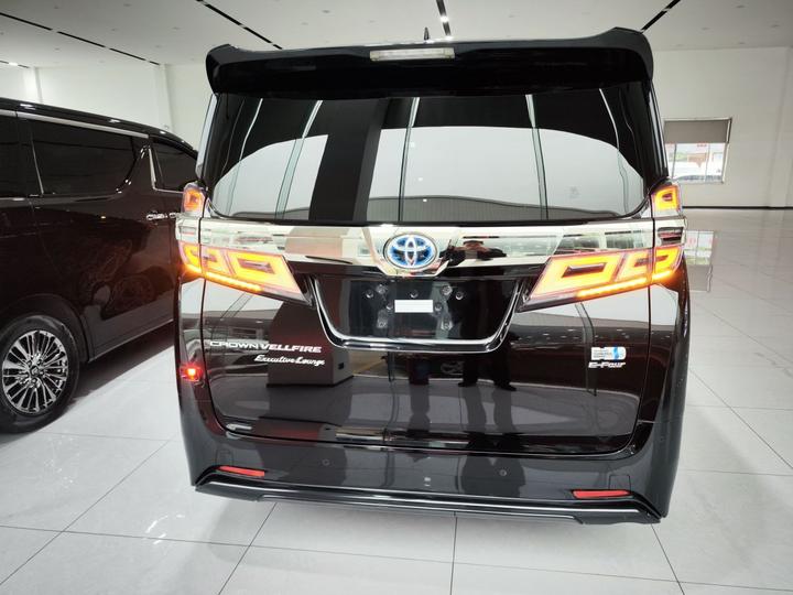 2021 Crown Hybrid 2.5L HV Premium photo 3