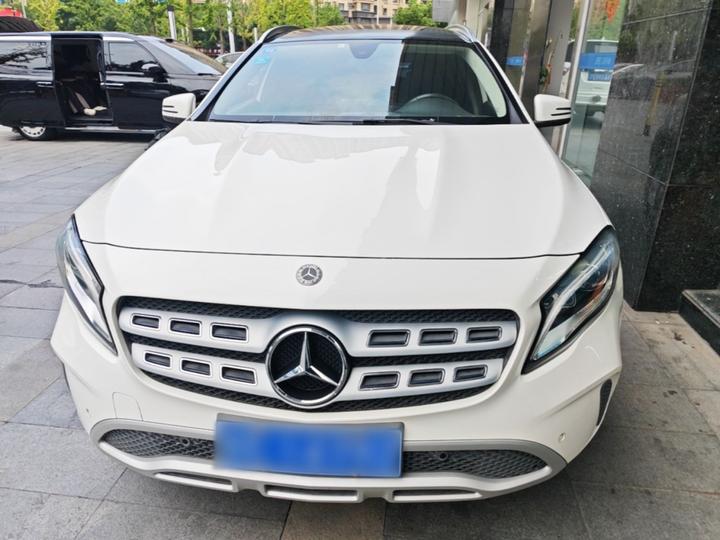 GLA 2017 GLA 200 Dynamic photo 2