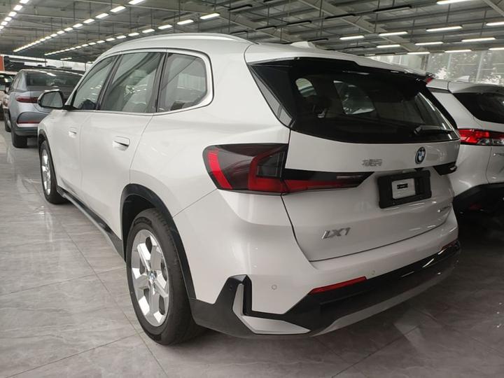 iX1 2026 eDrive25L X Design Package photo 4