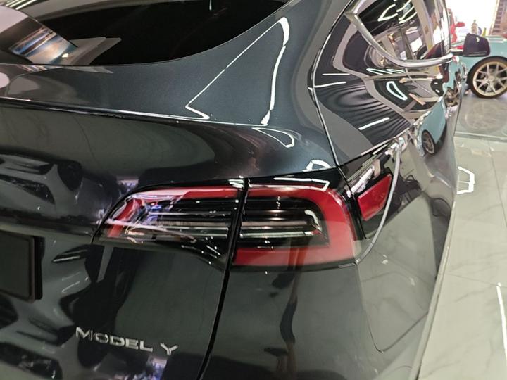 Model Y 2024 RWD photo 7