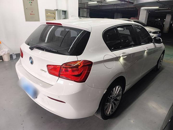 1 Series Imported 2015 120i Leading photo 4