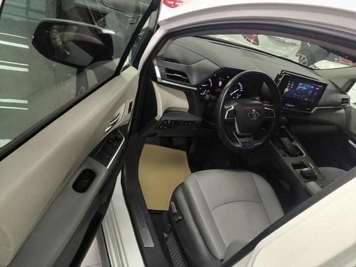 Granvia 2023 2.5L Hybrid Premium PLUS photo 3