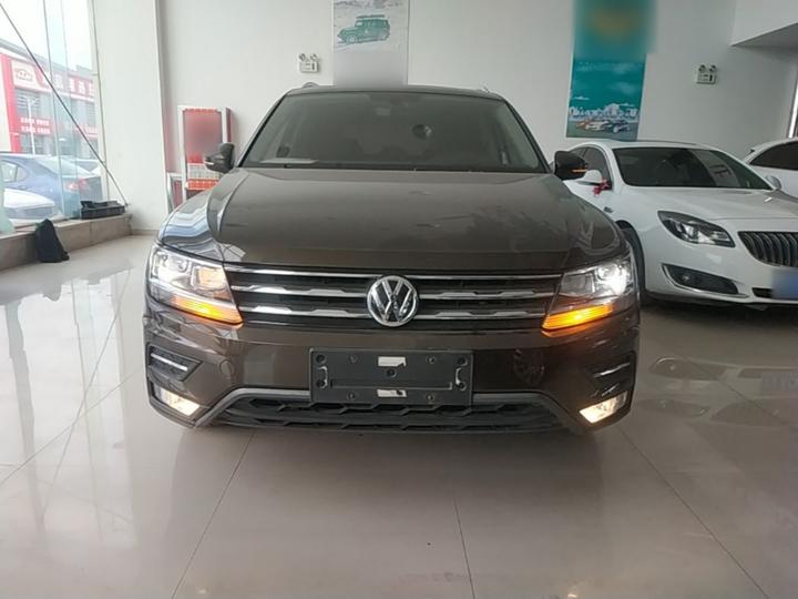 Tiguan L 2018 330TSI AT RWD Luxury photo 2