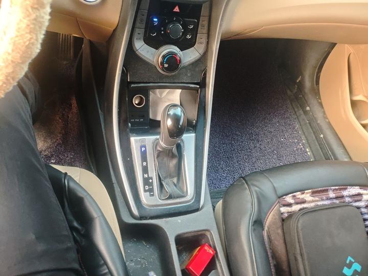 Elantra 2012 1.6L AT Leading photo 6