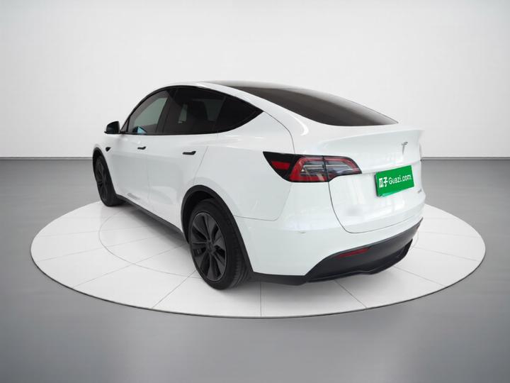 Model Y 2024 RWD photo 4