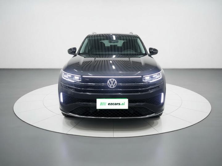 2024 380TSI AWD R-Line photo 2
