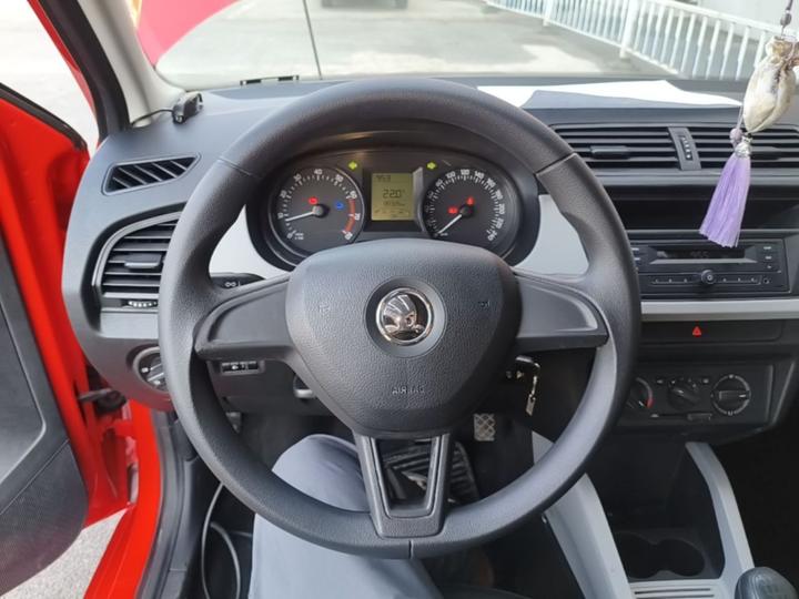 Fabia 2015 1.4L MT photo 6