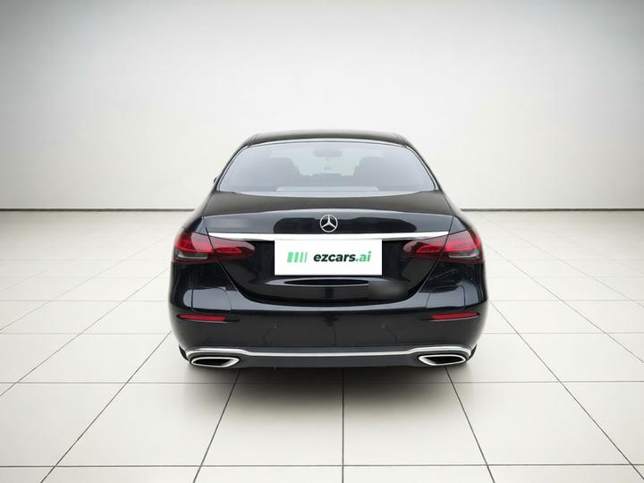 E-Class EV 2022 Facelift E 350 e L PHEV photo 5