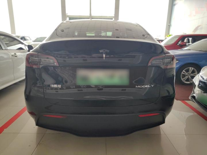 Model Y 2024 RWD photo 3