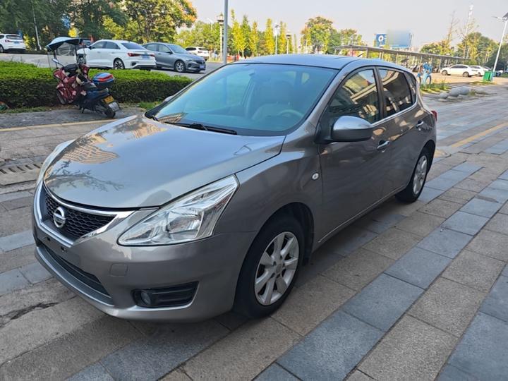 Tiida 2011 1.6L CVT Smart