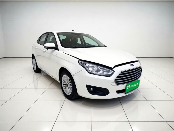 Escort 2015 1.5L MT Comfort photo 3
