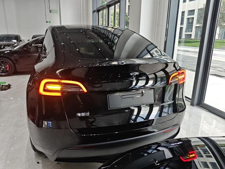 Model Y 2022 RWD photo 3