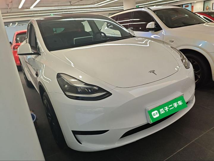 Model Y 2024 RWD photo 3