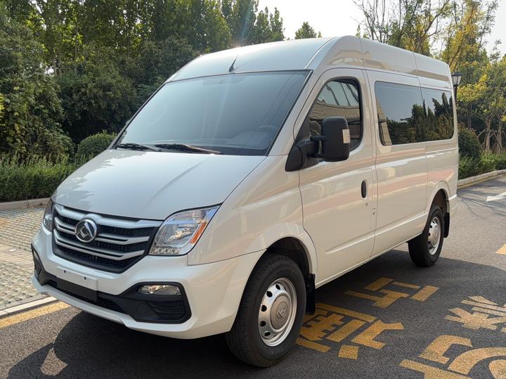 MAXUS V80 2025 Value 2.0T MT Short Wheelbase 127Ps 5/6-Seater