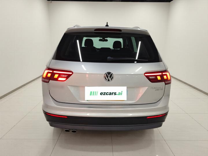 Tiguan L 2020 330TSI AT RWD China VI photo 3