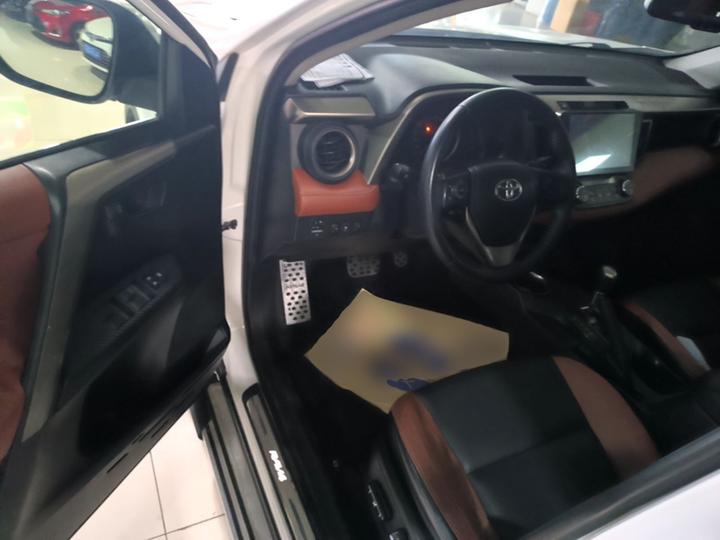 RAV4 2013 2.5L AT AWD Elite photo 3