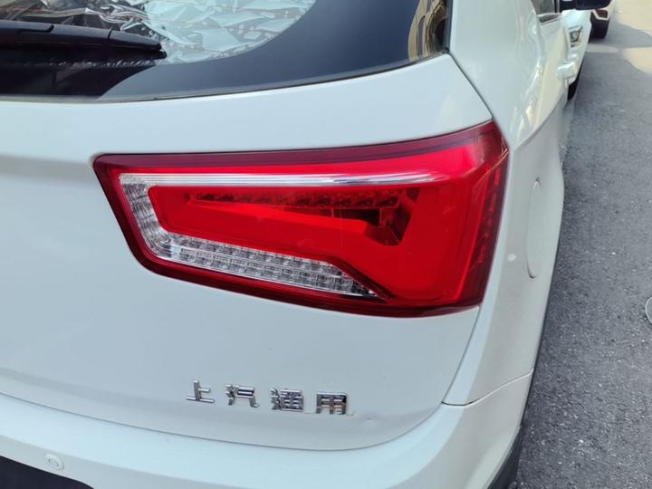 560 2015 1.8L MT Comfort photo 7