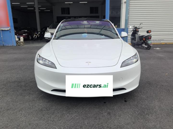 Model 3 2023 RWD photo 2