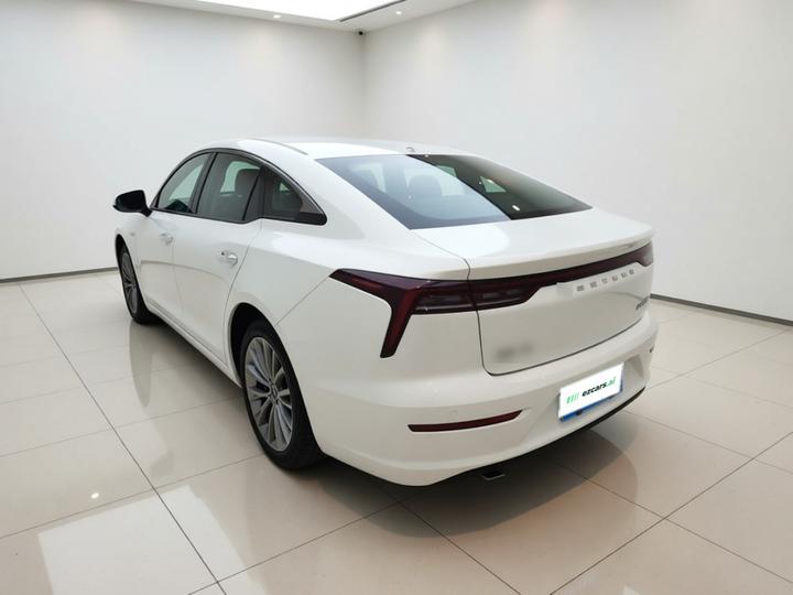 Bestune B70 2022 3rd Gen 1.5T AT photo 4
