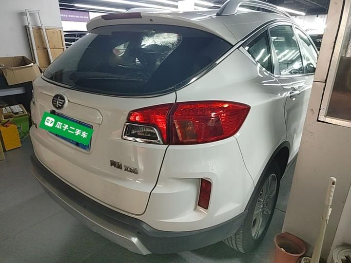 Bestune X80 2015 2.0L AT Comfort photo 6