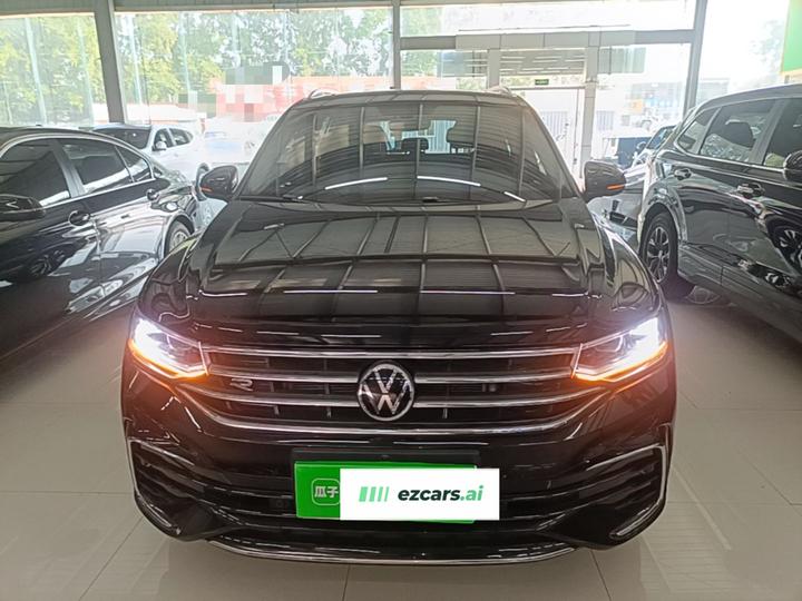 Tiguan L 2022 330TSI AT RWD R-Line photo 2