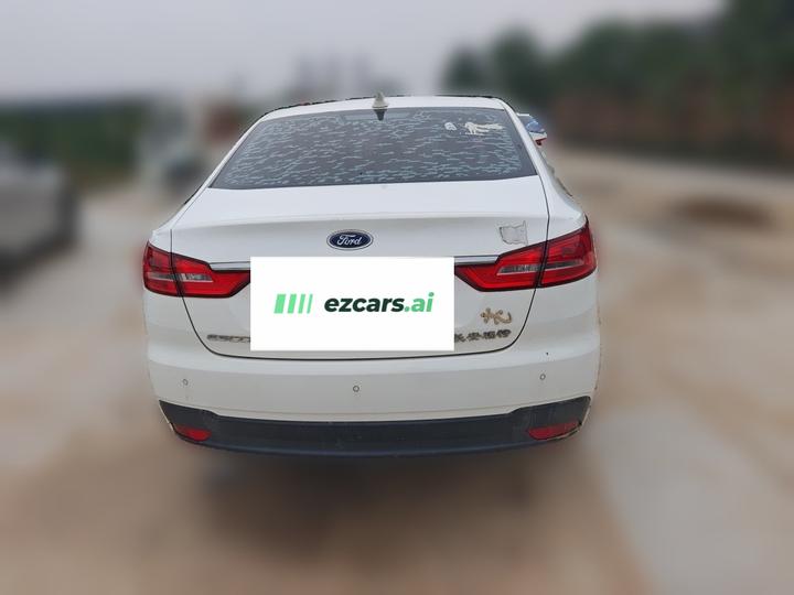 Escort 2019 1.5L MT photo 5