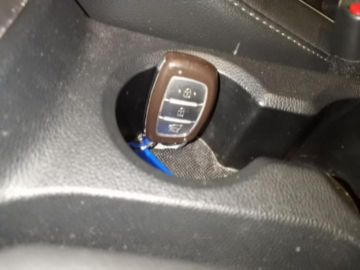 ix25 2015 1.6L AT RWD Smart GLS photo 8